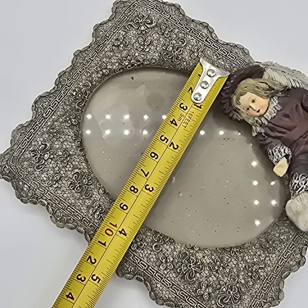 Victorian‎ Style Resin Photo Frame w/3D Girl Doll Figurine And Faux Lace Vintage